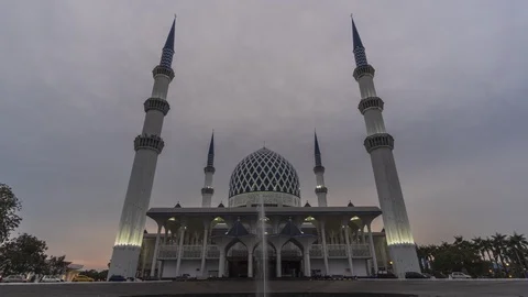 Sultan Abdul Aziz Shah mosque Stock Footage 101408083