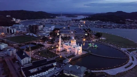 Sultan Omar Ali Saifuddin Mosque After sunset Stock Footage 93055806