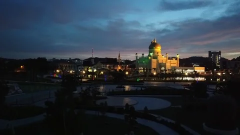 Sultan Omar Ali Saifuddin Mosque Stock Footage 100799190