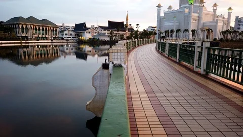 Sultan Omar Ali Saifuddin Mosque Stock Footage 100799234