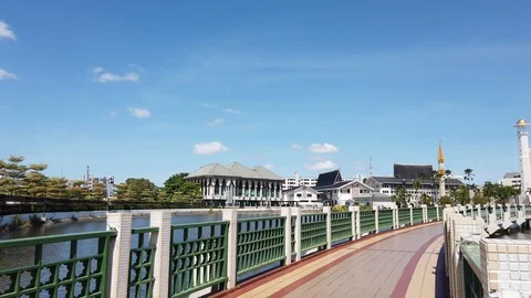 Sultan Omar Ali Saifuddin Mosque Stock Footage 105330550