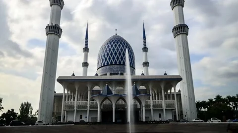 The Sultan Salahuddin Abdul Aziz Shah Mosque Stock Footage 59189664