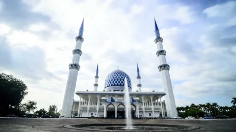 The Sultan Salahuddin Abdul Aziz Shah Mosque Stock Footage 59191080