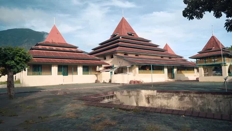 Sultan of Ternate Mosque in the morning Video stock 89802422