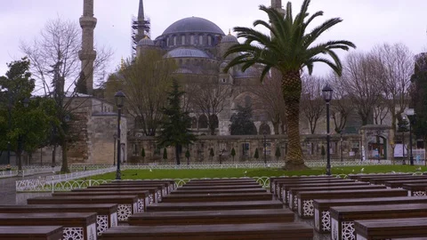 Sultanahmet Mosque is empty in the days of Coronavirus. Turkey Vídeo Stock 128560485