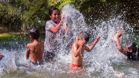 SUMBA SPLASHING SLOW MOTION 스톡 동영상 75340916