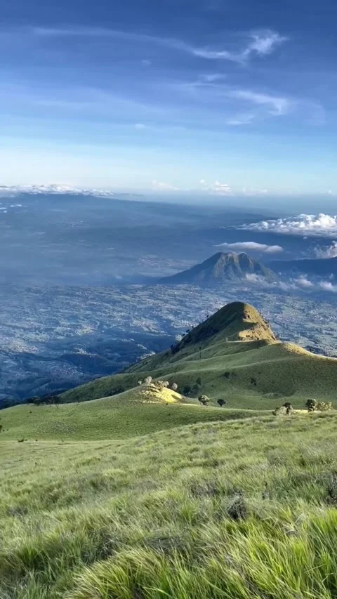 Sumbing Mountain 库存影片 224100206