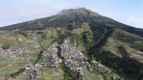 Sumbing Mountain - Nepal Van Java - Butuh Village Video stock 146567393