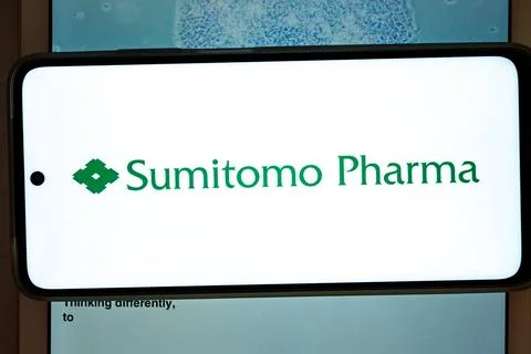 Sumitomo pharma logo on smartphone screen Fotos de archivo