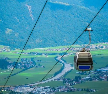 Summer Alpine Cable Car Foto stock