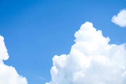 Summer blue sky soft cloud white huge cloud sunshine Foto stock