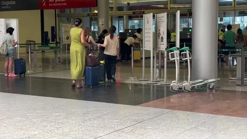 Summer can trigger stress and anxiety in people without vacations, experts say,  库存影片 340077614