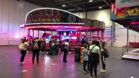 SUMMER IN THE CITY Video stock 135662927