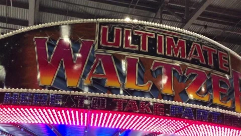 SUMMER IN THE CITY Video stock 135663081