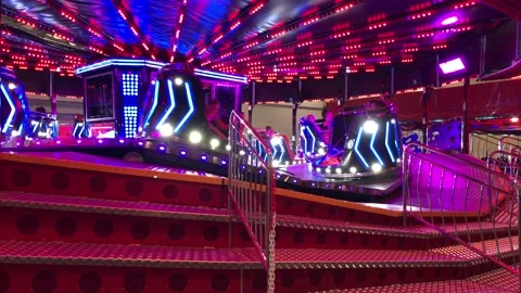 SUMMER IN THE CITY Video stock 135664292