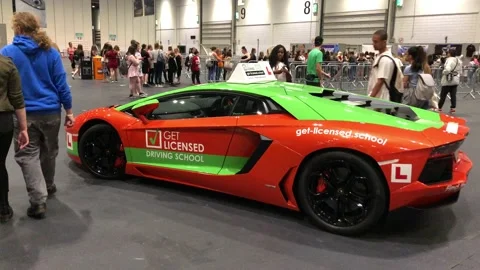 SUMMER IN THE CITY Video stock 135664342