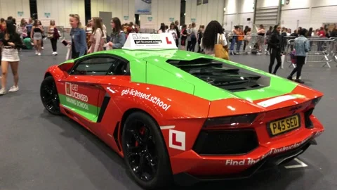 SUMMER IN THE CITY Video stock 135664535