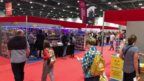 SUMMER IN THE CITY Video stock 135664667