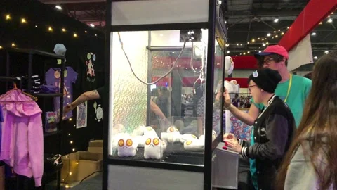 SUMMER IN THE CITY Video stock 135664927