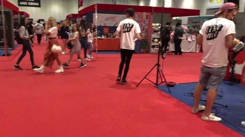 SUMMER IN THE CITY Video stock 135665607