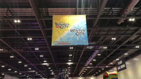 SUMMER IN THE CITY Video stock 135665697