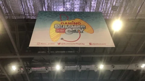 SUMMER IN THE CITY Stock Footage 135666112