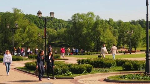 Summer City Park 動画素材 108187578