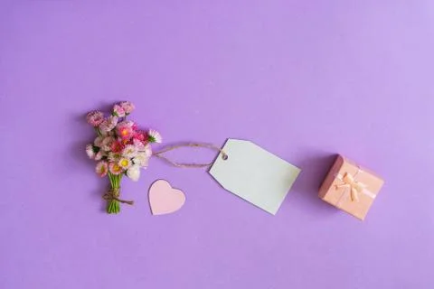 Summer creative composition in minimal style. White and pink Mar Foto stock