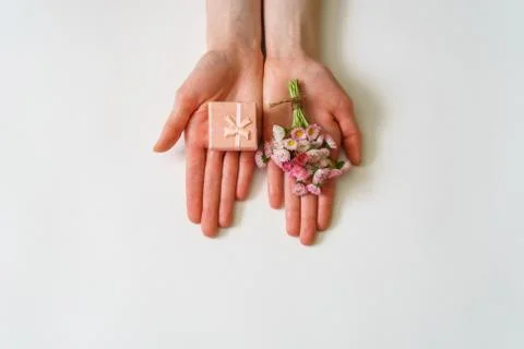 Summer creative composition in minimal style. White and pink Mar Foto stock