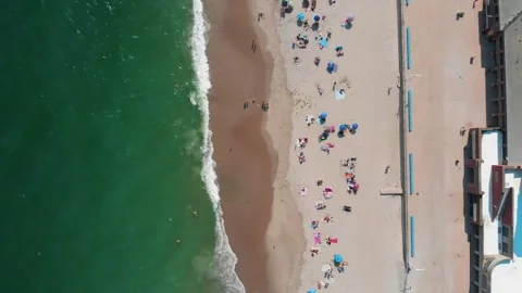 Summer Day drone footage over Jacob Riis Beach Queens, New York City. Stockbeeldmateriaal 345083608