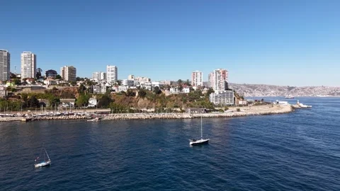 Summer drone panorama of the Pacific coast in Valparaiso region 库存影片 339096778