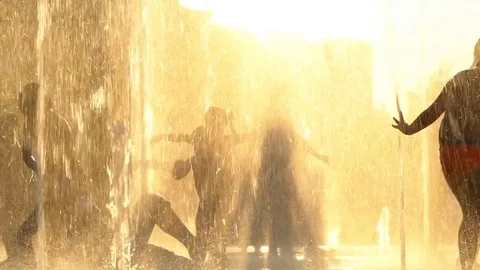 Summer fountain in the city square. Slow shooting. Ukraine Kiev 2017 Stock Footage 78635535