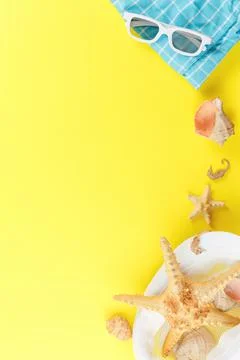 Summer holiday background with beach items. Stock-Fotos