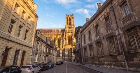 Summer hyper-laps of the front side of Reims Cathedral and Tresor street Stock Footage 91233718