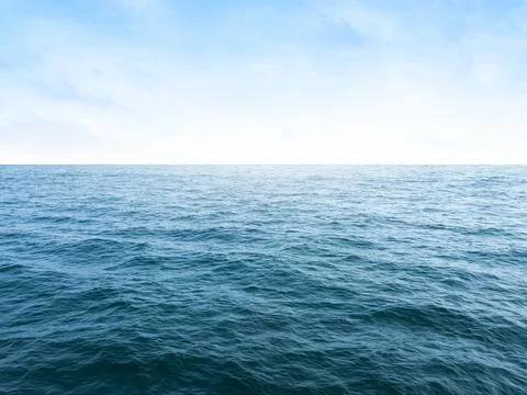 Summer nature ocean background texture surface blue sea and horizon Foto stock
