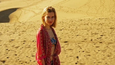 Summer outfit of a model Video stock 106190896