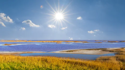 Summer sea bay under a sparkle sun Stock-Footage 335398070