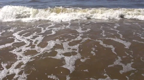 Summer sea waves background on coast sand Stock-Footage 48401734