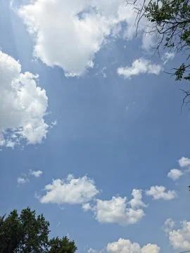 Summer sky white cumulus clouds Stock-Fotos