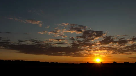 Summer sunset over the field. Time-lapse Vidéo 27781066