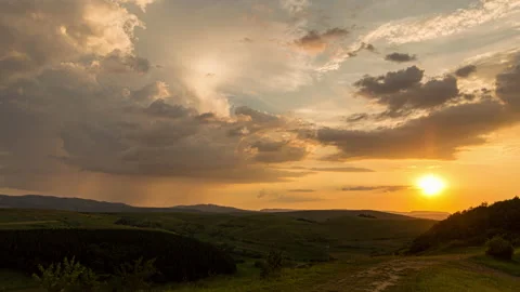 Summer sunset rainy sky 動画素材 137632477