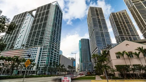 Summer time hyper lapse of Miami's downtown Brickell avenue, Florida. USA 库存影片 88442789