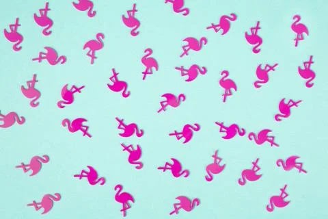 Summer tropical background, chaotic pattern made of numerous pink flamingo co Foto stock