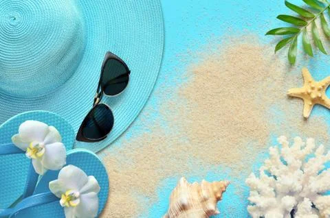 Summer vacation concept flat lay. Beach accessories top view. Travel summer c Foto stock