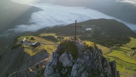Summit cross on Grubigstein mountain 動画素材 307612722