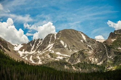 The summit is surrounded by alpine meadows and tundra. Foto stock