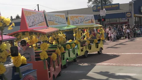 Sumner, WA, USA, April 4, 2026 - Sumner Daffodil Parade - Beer Garden, Food T 16 Stock-Footage 332677070