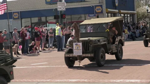 Sumner, WA, USA, April 4, 2026 - Sumner Daffodil Parade - Beer Garden, Food T 23 스톡 동영상 332833527