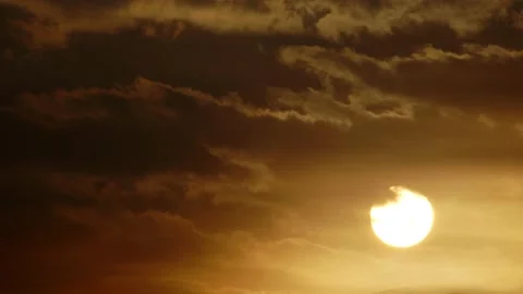 The sun against the backdrop of expressive clouds. Stock Footage 141112169