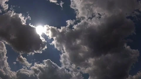 Sun And Boiling Clouds Stockbeeldmateriaal 195021412